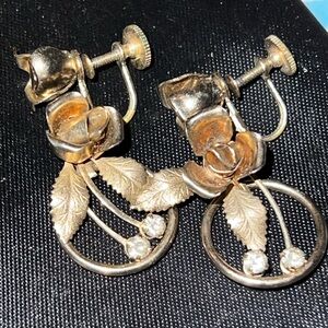 Vintage Karu Arke Gold Rose Dangle Clip On Screwback Earrings